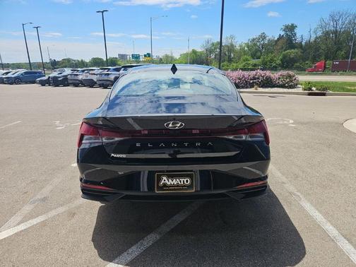 Phantom Black 2021 Hyundai ELANTRA SEL