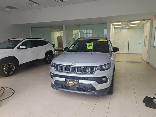 Silver Zynith 2024 Jeep Compass Latitude