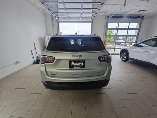 Silver Zynith 2024 Jeep Compass Latitude
