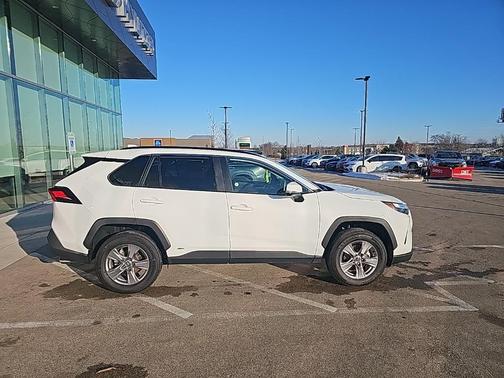 2025 Toyota RAV4 Hybrid XLE