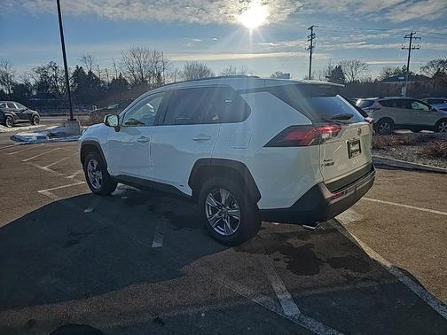 2025 Toyota RAV4 Hybrid XLE