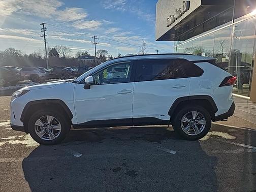 2025 Toyota RAV4 Hybrid XLE