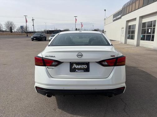 2025 Nissan Altima SR