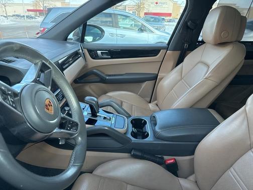 2020 Porsche Cayenne Base
