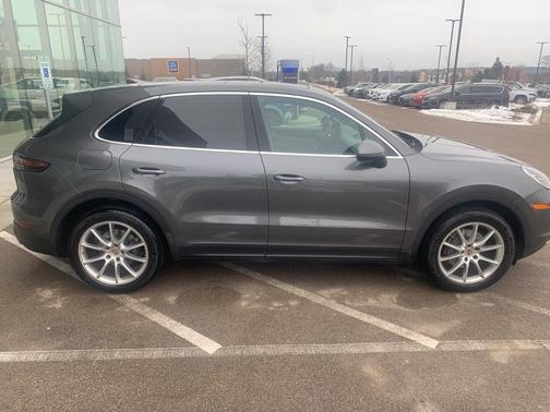 2020 Porsche Cayenne Base