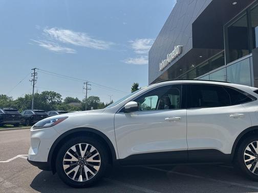 2020 Ford Escape Titanium Hybrid