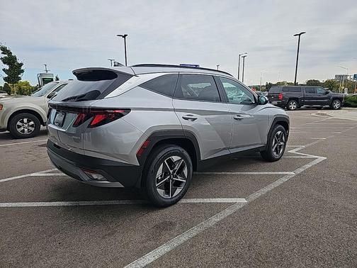 2026 Hyundai TUCSON Hybrid 