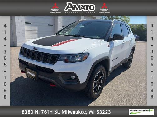 Bright White Clearcoat 2025 Jeep Compass Trailhawk