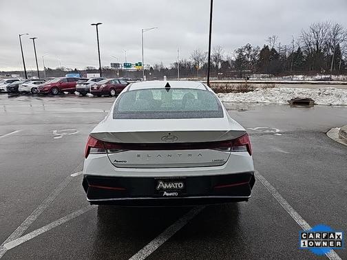 2024 Hyundai ELANTRA Limited