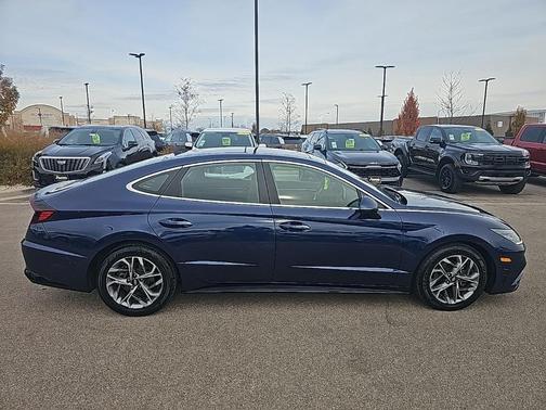 2022 Hyundai SONATA SEL