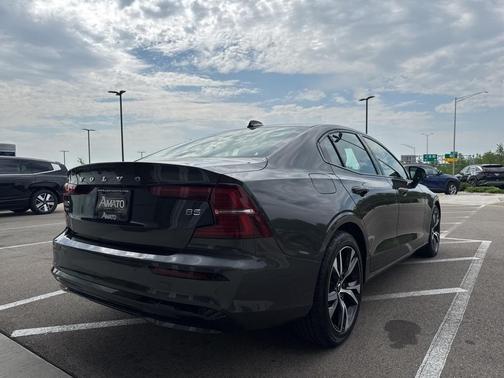 2024 Volvo S60 B5 Core Dark Theme