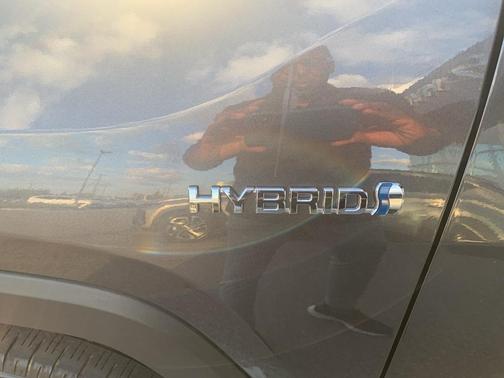 2021 Toyota RAV4 Hybrid LE