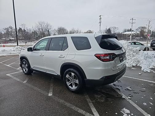 2023 Honda Pilot EX-L 7-Passenger