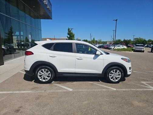 Winter White 2020 Hyundai TUCSON SE