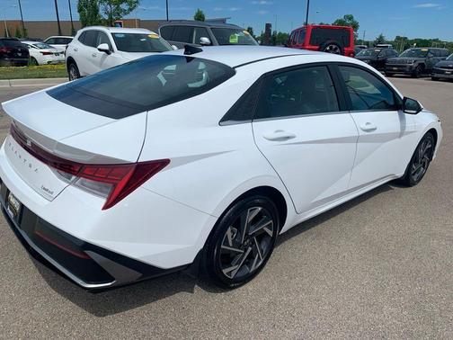 White 2025 Hyundai ELANTRA Limited