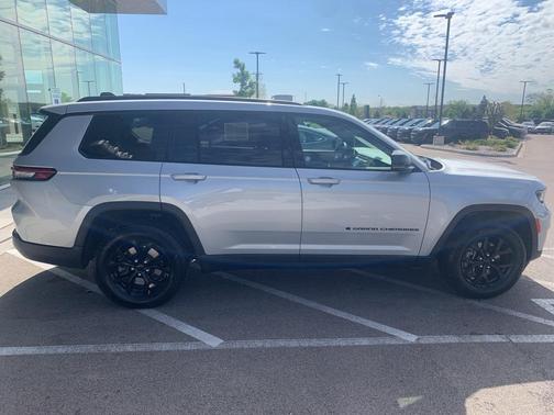 2024 Jeep Grand Cherokee L Laredo