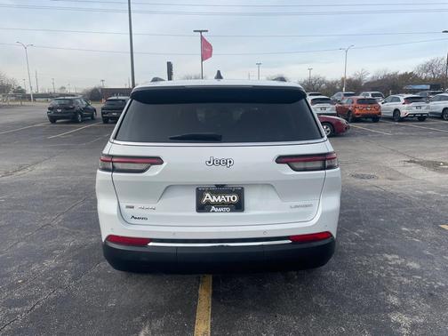 2022 Jeep Grand Cherokee L Laredo