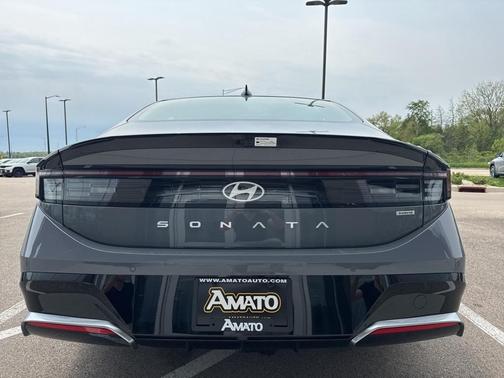 2025 Hyundai SONATA Hybrid Limited