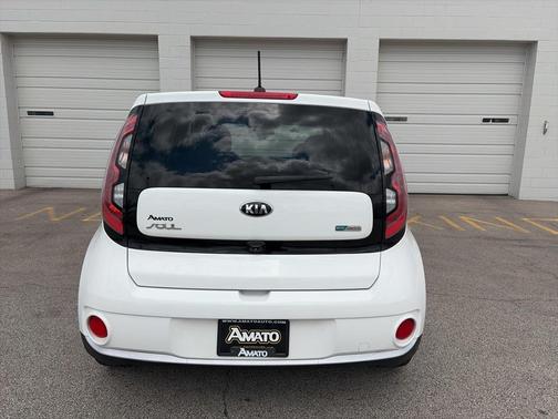 Clear White 2017 Kia Soul EV Base