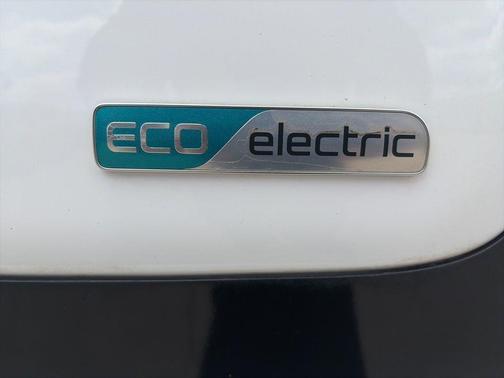 Clear White 2017 Kia Soul EV Base