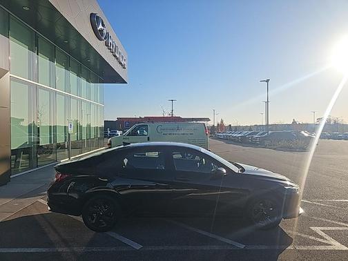 2023 Hyundai ELANTRA HEV Blue