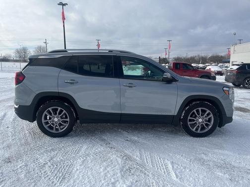 2023 GMC Terrain SLT