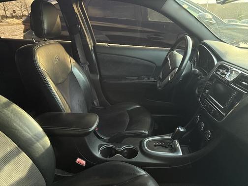 2014 Chrysler 200 Limited