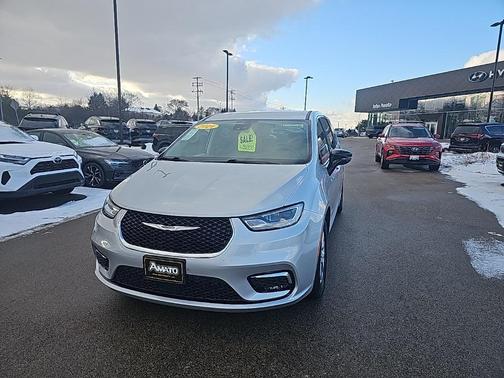 2024 Chrysler Pacifica Touring-L