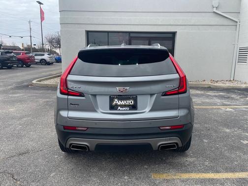 2023 Cadillac XT4 Premium Luxury