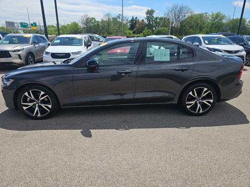Gray 2024 Volvo S60 B5 Core Dark Theme