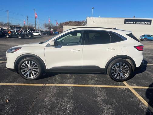 2021 Ford Escape Titanium Hybrid