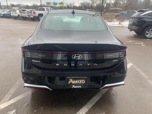 2025 Hyundai SONATA Hybrid SEL