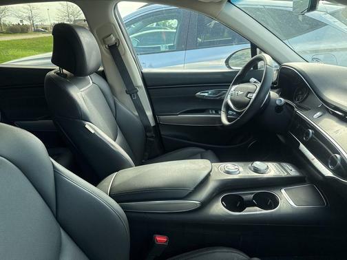 Savile Silver 2025 Genesis GV70 2.5T