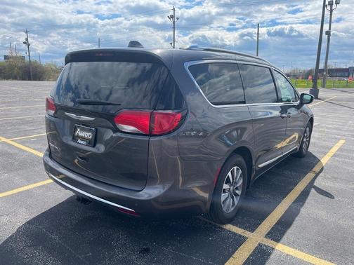 2020 Chrysler Pacifica Touring-L Plus