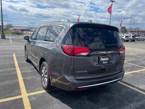 2020 Chrysler Pacifica Touring-L Plus