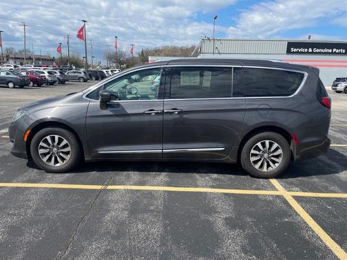 2020 Chrysler Pacifica Touring-L Plus