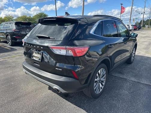 2022 Ford Escape Titanium