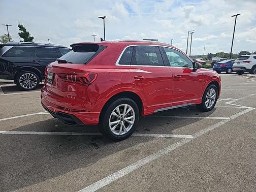 2024 Audi Q3 45 S line Premium