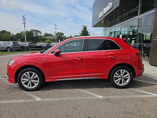 2024 Audi Q3 45 S line Premium