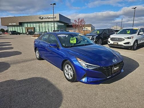 2023 Hyundai ELANTRA SE