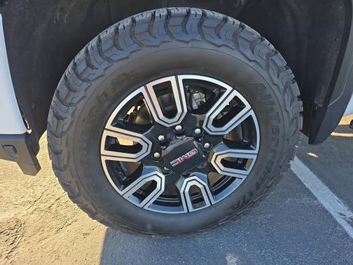 2022 GMC Sierra 1500 AT4