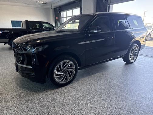 INFINITE BLACK MET CC 2025 Lincoln Navigator RESERVE