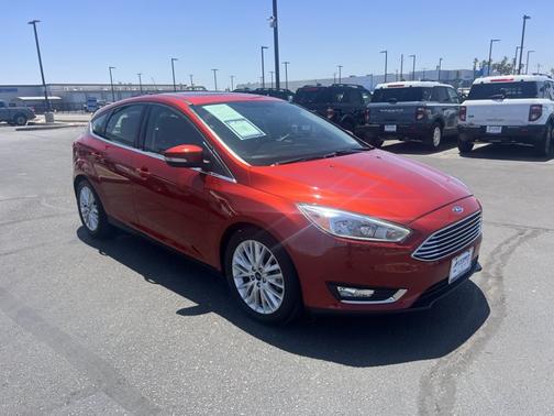 HOT PEPPER RED METALLIC 2018 Ford Focus TITANIUM