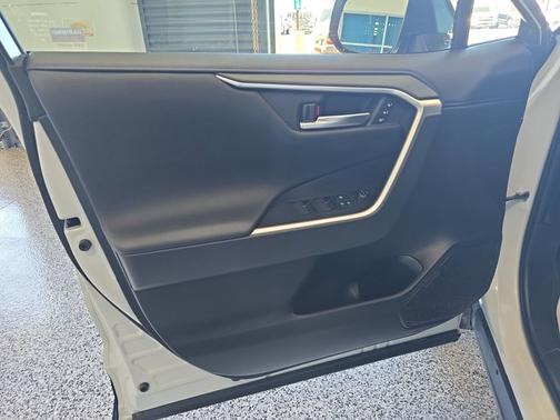 2024 Toyota RAV4 XSE