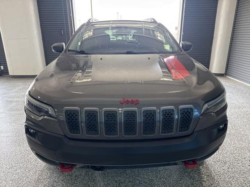Granite Crystal Clearcoat Metallic 2021 Jeep Cherokee TRAILHAWK