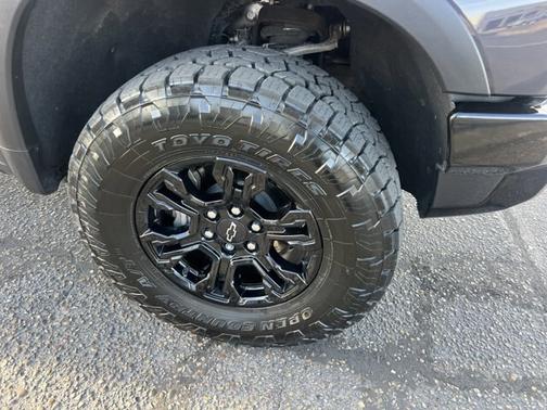 Dark Ash Metallic 2024 Chevrolet Silverado 1500 ZR2