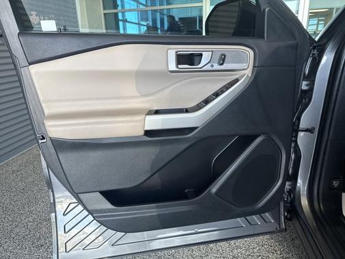 CARBONIZED GRAY METALLIC 2024 Ford Explorer XLT