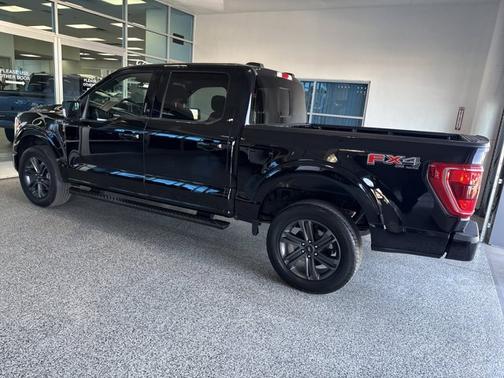 AGATE BLACK METALLIC 2023 Ford F-150 XL