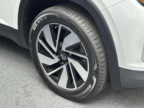 2024 Volkswagen Atlas 2.0T SE w/Technology 4MOTION