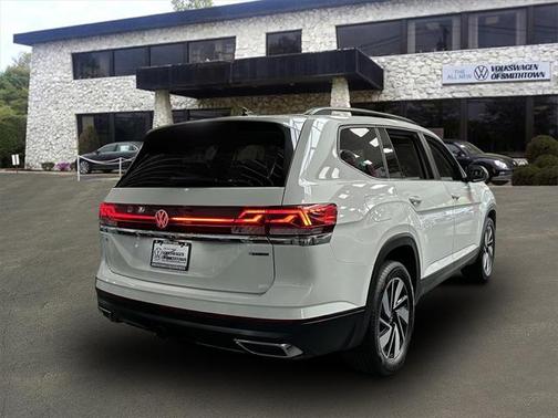 2024 Volkswagen Atlas 2.0T SE w/Technology 4MOTION